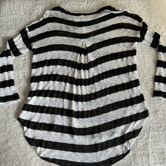 🖤 Women’s High-Low Lightweight Sweater - Picture 5 of 5